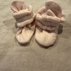 Burt's Bees Baby Pale Pink Cozy Booties 3-6mos